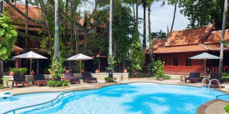 royal_phawadee_village_garden_and_pool05